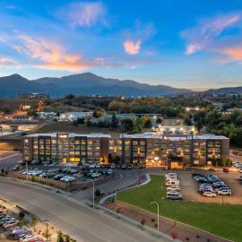 Best Western Plus Fillmore Inn & Suites, hotel em Colorado Springs
