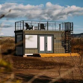 New Cowgirl Shipping Container Home, hotel en Alpine