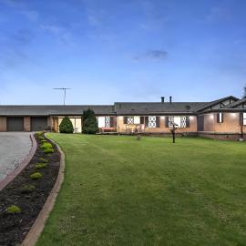 Mountain Culture Farm Stay - pet friendly, Hotel in Kanimbla
