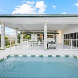 Spearmint House - Art Deco Gem in Misty Mountains, hotel a Berner Creek