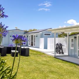 Blackpool में, होटल Coco Grove Oneroa - Waiheke Retreat with Spa