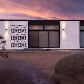 Neutra Home Joshua Tree Luxury Retreat Pool and Spa: Joshua Tree şehrinde bir otel
