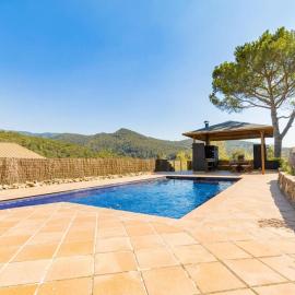 Villa Encina en Aiguafreda, hotel en Aiguafreda