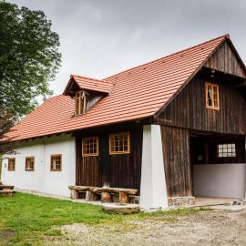 Kovačija pri Kovaču, hotel din Podvelka