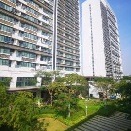 Royal Executive Apartment, Shenzhen World Exhibition & Convention Center, Nearby Shenzhen World North Metro St ation, hotel di Bao'an