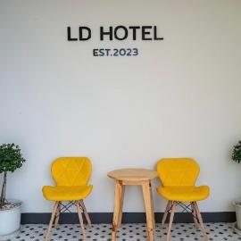 แอ่ว-ดีLD Hotel&Residences, hotel Ngao városában