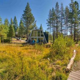 Modern Gambrel Cabin Near Ski Resorts, hotell sihtkohas Truckee