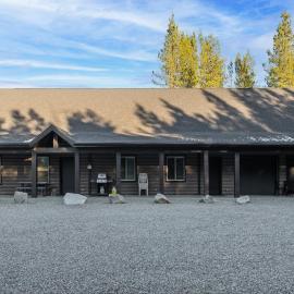The Antler Ridge Cabin, hotelli kohteessa Valemount