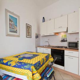 Case vacanze Mirko IMPERIA BORGO MARINA, hotel i Imperia
