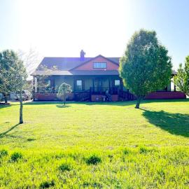 Luxurious farm house! 5-bed, 4 bath, pool and spa., hotel Bonhamben