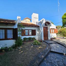 Casa Chalet centrica para 9 personas, hotel in San Clemente del Tuyú