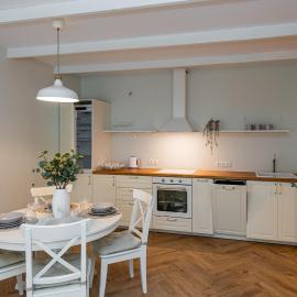 Vaivutės apartamentai No4, hotel v mestu Darbėnai