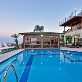 Rom Mansion, hotel di Rosh Pinna