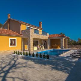 Modern villa with pool, sea view, near the sea and the beach - by Traveler tourist agency Krk ID 2168