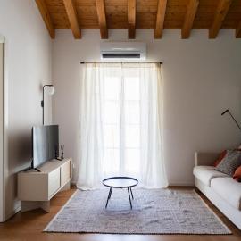 Double Private Parking, 2 Bedrooms & 2 Bathrooms - Elegant Apartment in Old Town