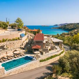 Paramithenio Village Beach Resort & Spa – hotel w mieście Áyioi Apóstoloi