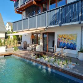 Studio 22, Terrasse,Pool,Sauna,Ofen: Neuffen şehrinde bir otel