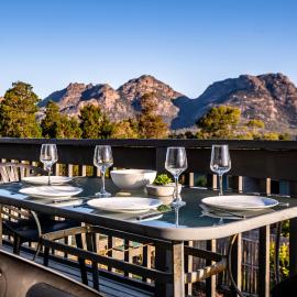 The Lookout ~ Large family house with views, hotel in Coles Bay