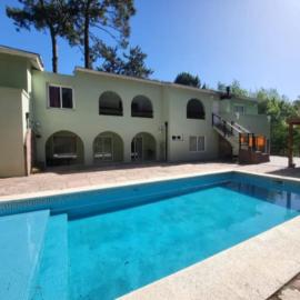 Casa en Cariló para 16 personas、カリロのホテル