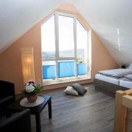 Ferienwohnungen Ankerplatz, Hotel in Scheid