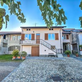 La Valbinella Few Meters From Varese Lake - Happy Rentals, готель у місті Гавірате
