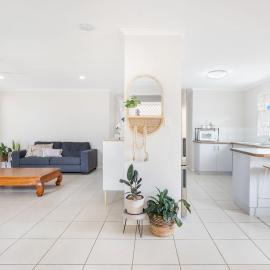 Bay Breeze - Easygoing Beachside Living for Families