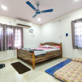 Viesnīca P V J RESIDENCY Home Stay pilsētā Pithāpuram