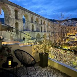 Under the Aqueduct boutique house, hotel v destinaci Kavala