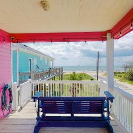 Families w/ Pets! Ocean-View Crystal Beach Retreat, hotel in Crystal Beach