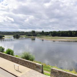 Les sternes de st Mathurin sur Loire , terrasse sur la Loire, Hotel in Saint-Mathurin