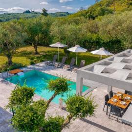 Valeria Luxury Villa - Private Pool - Nestled in Olive Groves Near Tsilivi Beach, מלון בפלאנוס