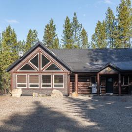 Wolf Den, hotelli kohteessa Valemount