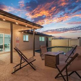 Cozy Warm Oasis-Heated Pool-Perfect location-Spring TRN