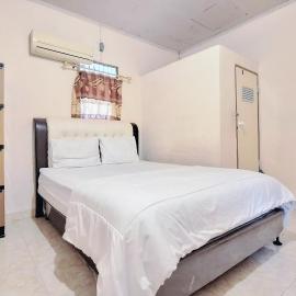 Handira Homestay Syariah Padang RedPartner, hotel em Duku