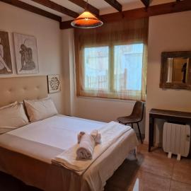 Airam Home Patio Centro, хотел в Алманса