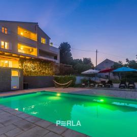 House MIRABELLE with heated Pool in Nerezine on Losinj island, hotel in Nerezine