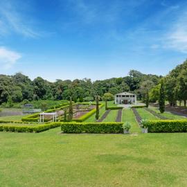 3 Large Bedroom House with Garden central location, Hotel in Mount Tamborine