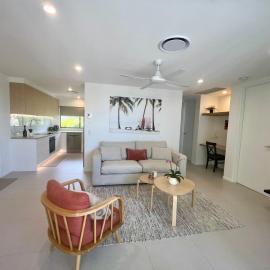 Sunny Coolum Beach Retreat