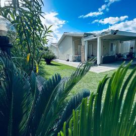 Magnifique villa neuve en bord de mer, מלון בסאסארי