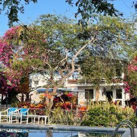 Hosteria El Jardin de Playas, hotel sa Playas