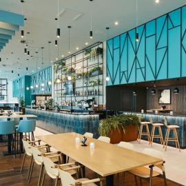 Viesnīca Courtyard by Marriott London Gatwick Airport pilsētā Horleja