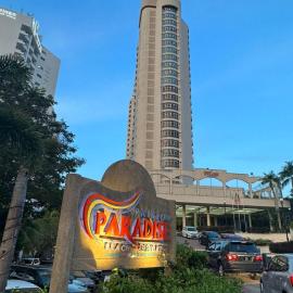 Rainbow Paradise Homestay @ Tanjung Bungah by Landmark, hotel in Tanjung Bungah