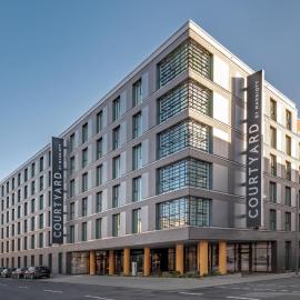 Courtyard by Marriott Cologne، فندق في كولونيا