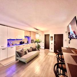 Coresi Bright Apartment Brasov