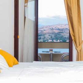 MB Pag Bed&Breakfast, hotel in Pag