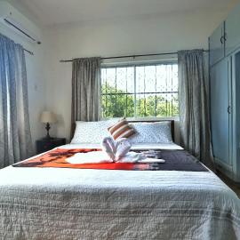 3 Bed Apartment - Garden Patio Bbq Parking, Hotel in Scarborough