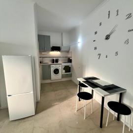 Neuwertiges Apartment mit schnellem WLAN, Glasfaser, Kostenlose Privatparkplatz auch für Transporter geeignet R24, hotel a Freiberg am Neckar