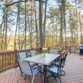 Durham Rare Waterfront Gem: Close to Everything!، فندق في دورهام