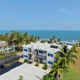 ReVel Paradise, hotel in Paloma Blanca