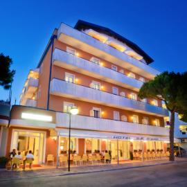 Viesnīca Hotel Ca' D'Oro pilsētā Kaorle